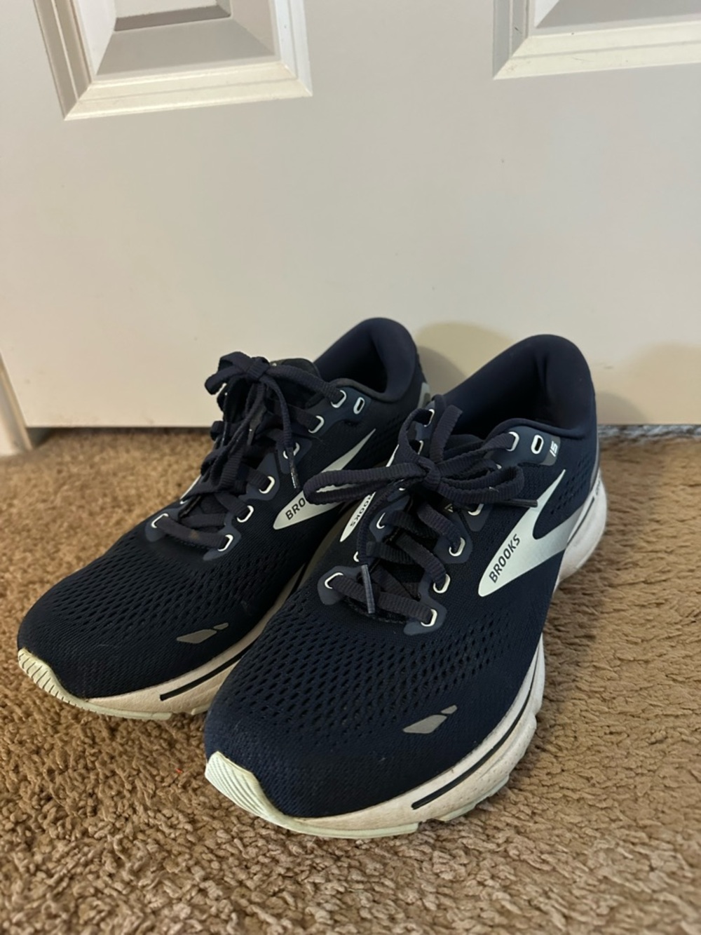 Brooks Ghost 15 Women’s Size 9 Running Shoe Navy Blue